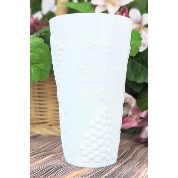 Vintage 1960s White Milk Glass Tumbler Cooler Harvest Grape Flower Small Vase - Picture 2 of 8